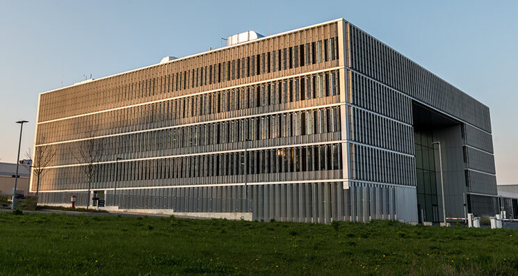 Außenansicht des modernen Unternehmensgebäude von TMA Hagen